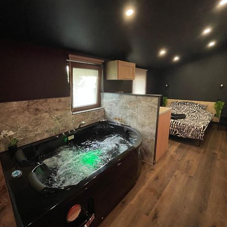 Jacuzzi Love Room Mulhouse Esterno foto